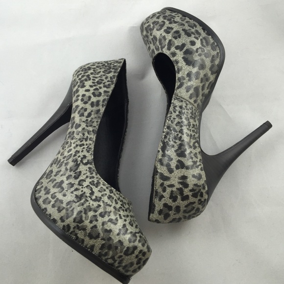 Quipd NEW gray Platform cheetah print pumps - Picture 1 of 8